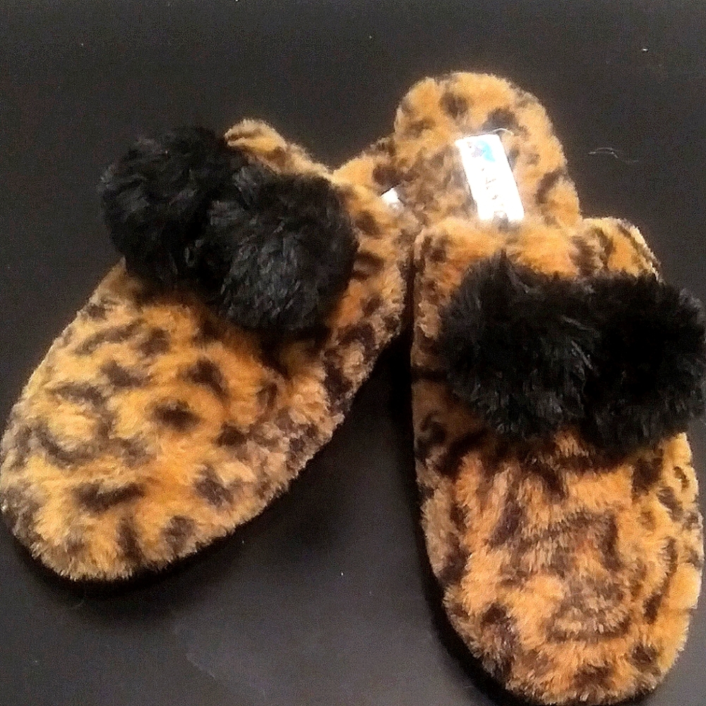 New Soft Cozy Plush Leopard POM House Slippers Size 9